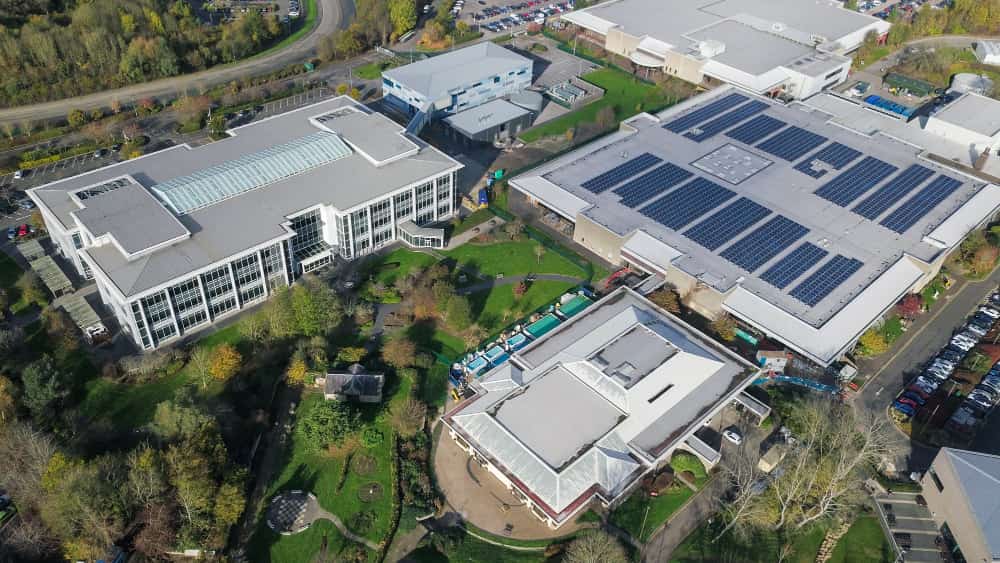 des toiture industrielle photovoltaïque vues de haut